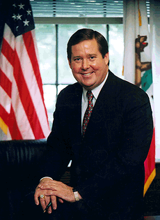 Portrait.jpg (12880 bytes)